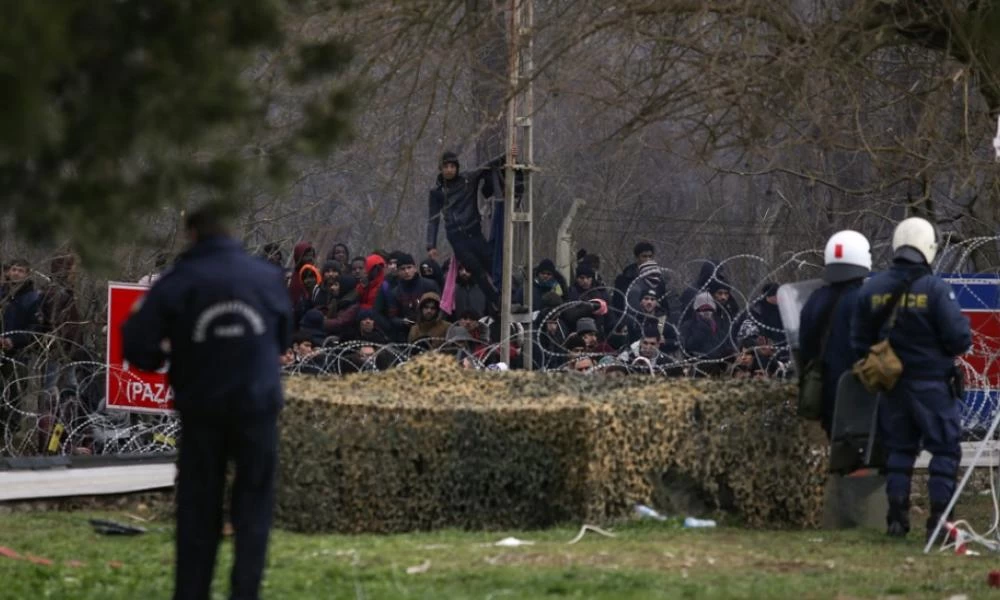 Με "κανόνια ήχου" θα αποτρέπει η αστυνομία την είσοδο μεταναστών